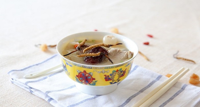 Món đông trùng hạ thảo nguyên con hầm thịt vịt